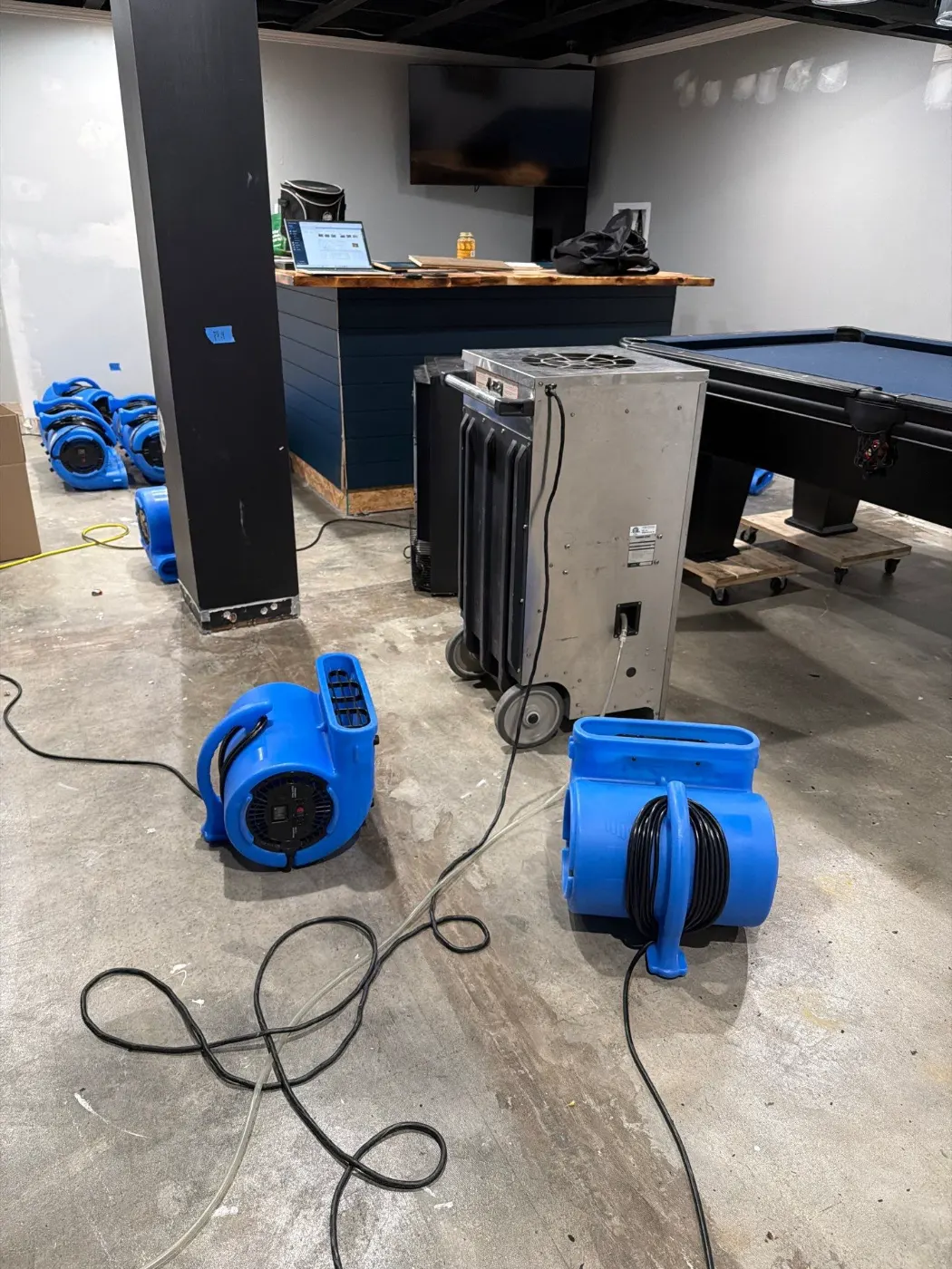 Commercial water mitigation in Meridian-Kessler, Indiana